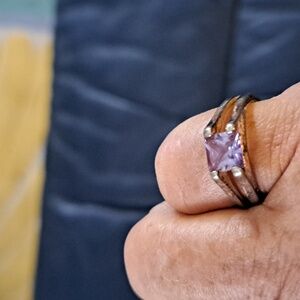 .925 silver ring with purple stone size 6 3/4